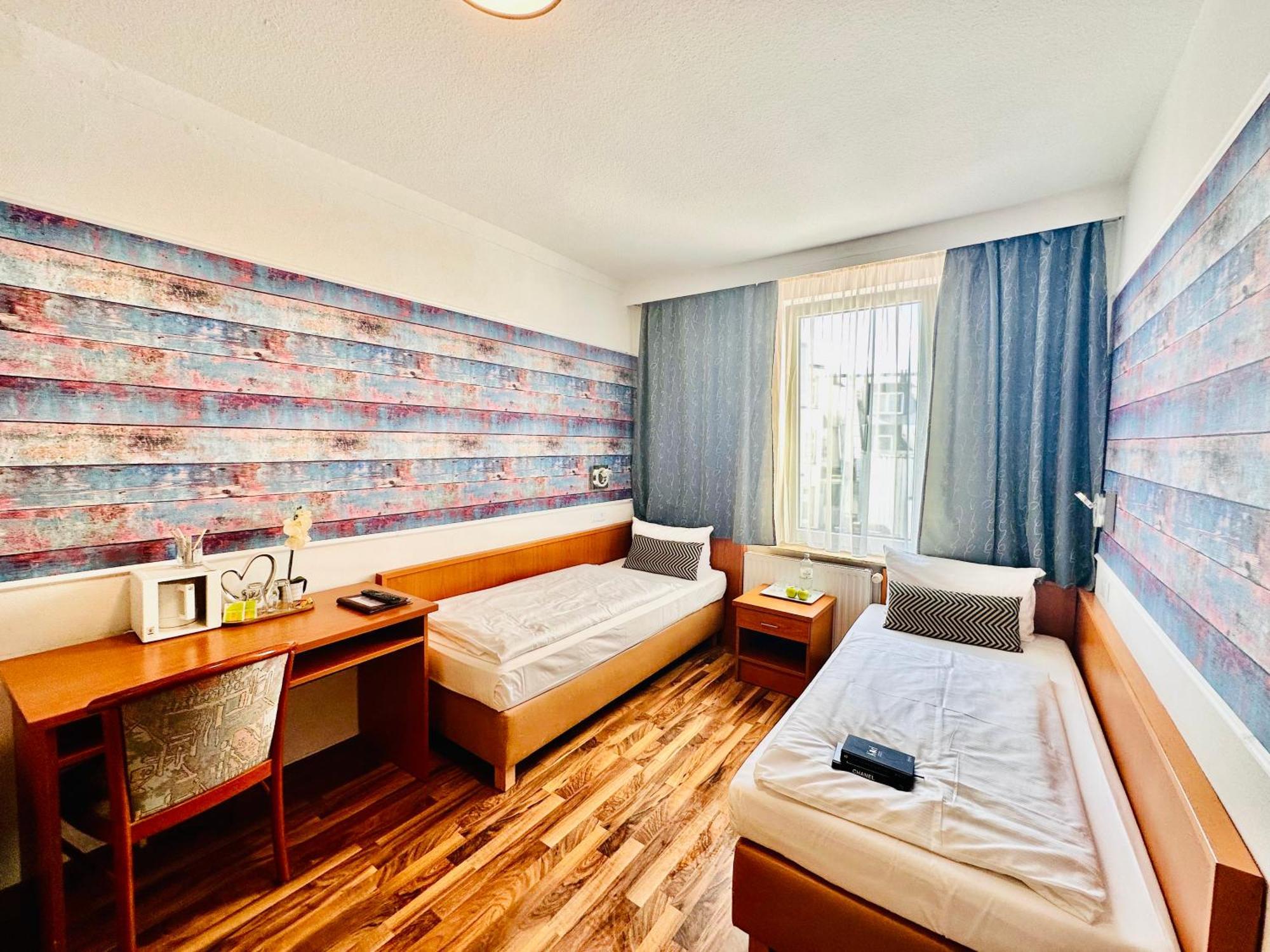 Hotel Condor Hamburg Bagian luar foto