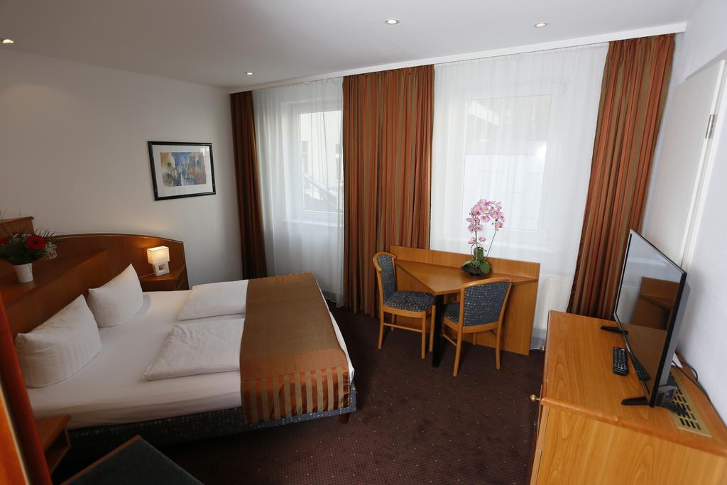 Hotel Condor Hamburg Bagian luar foto