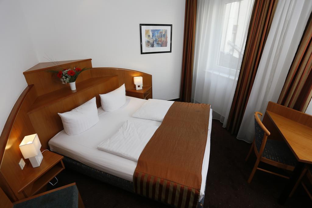 Hotel Condor Hamburg Bagian luar foto