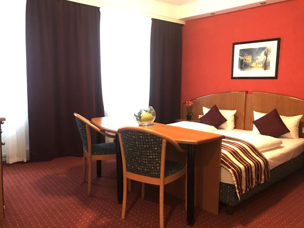 Hotel Condor Hamburg Bagian luar foto