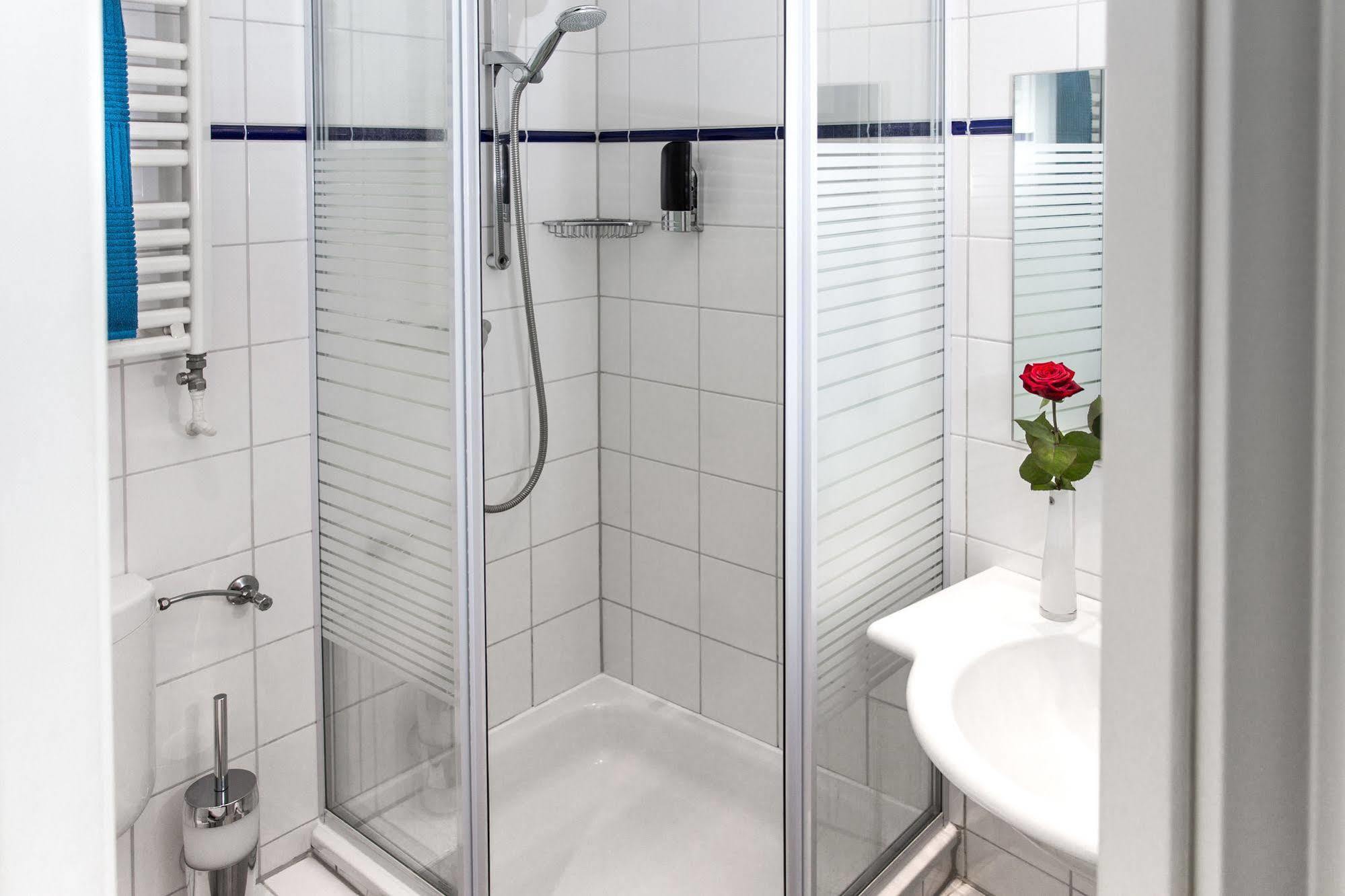 Hotel Condor Hamburg Bagian luar foto