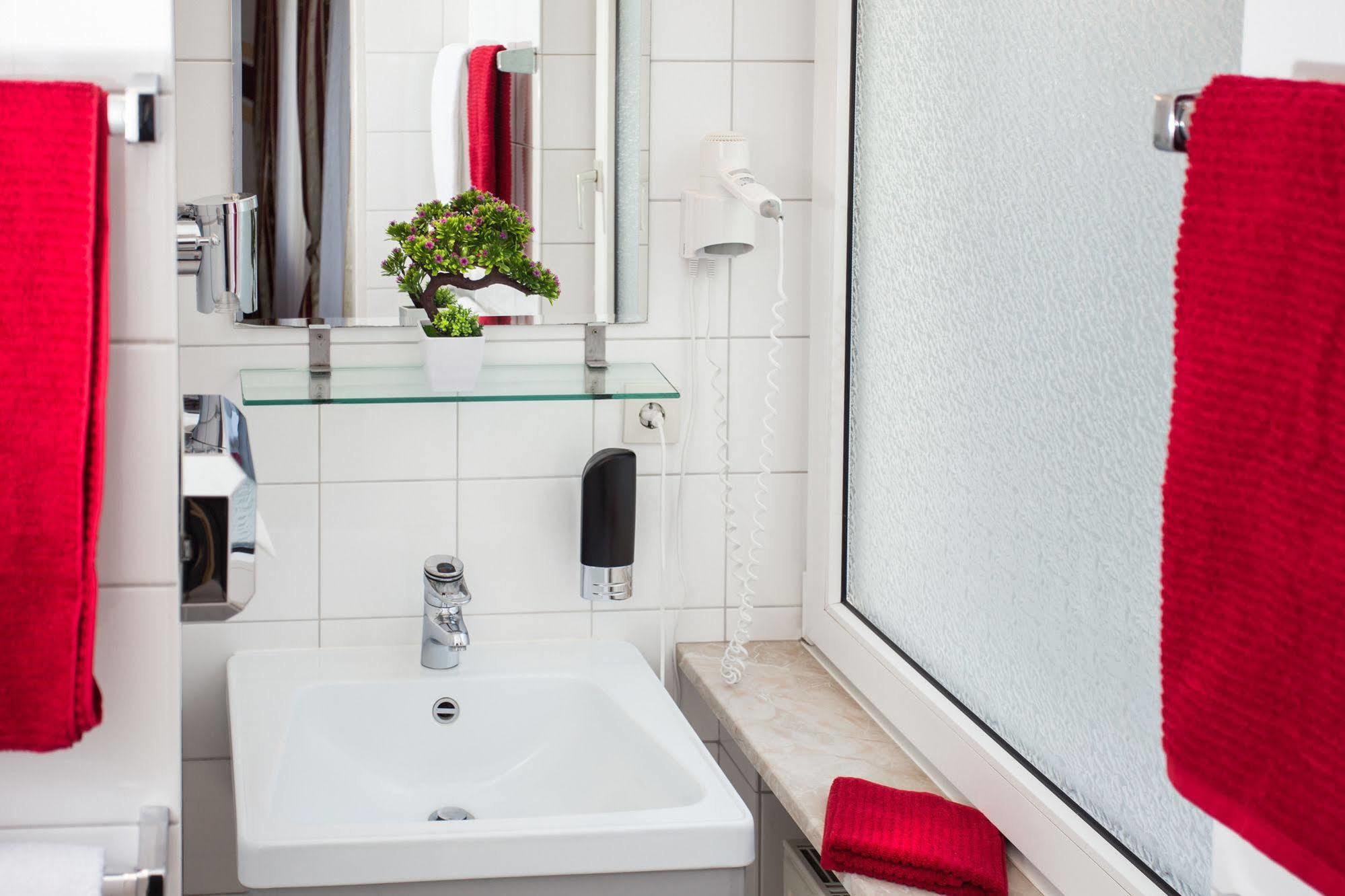 Hotel Condor Hamburg Bagian luar foto