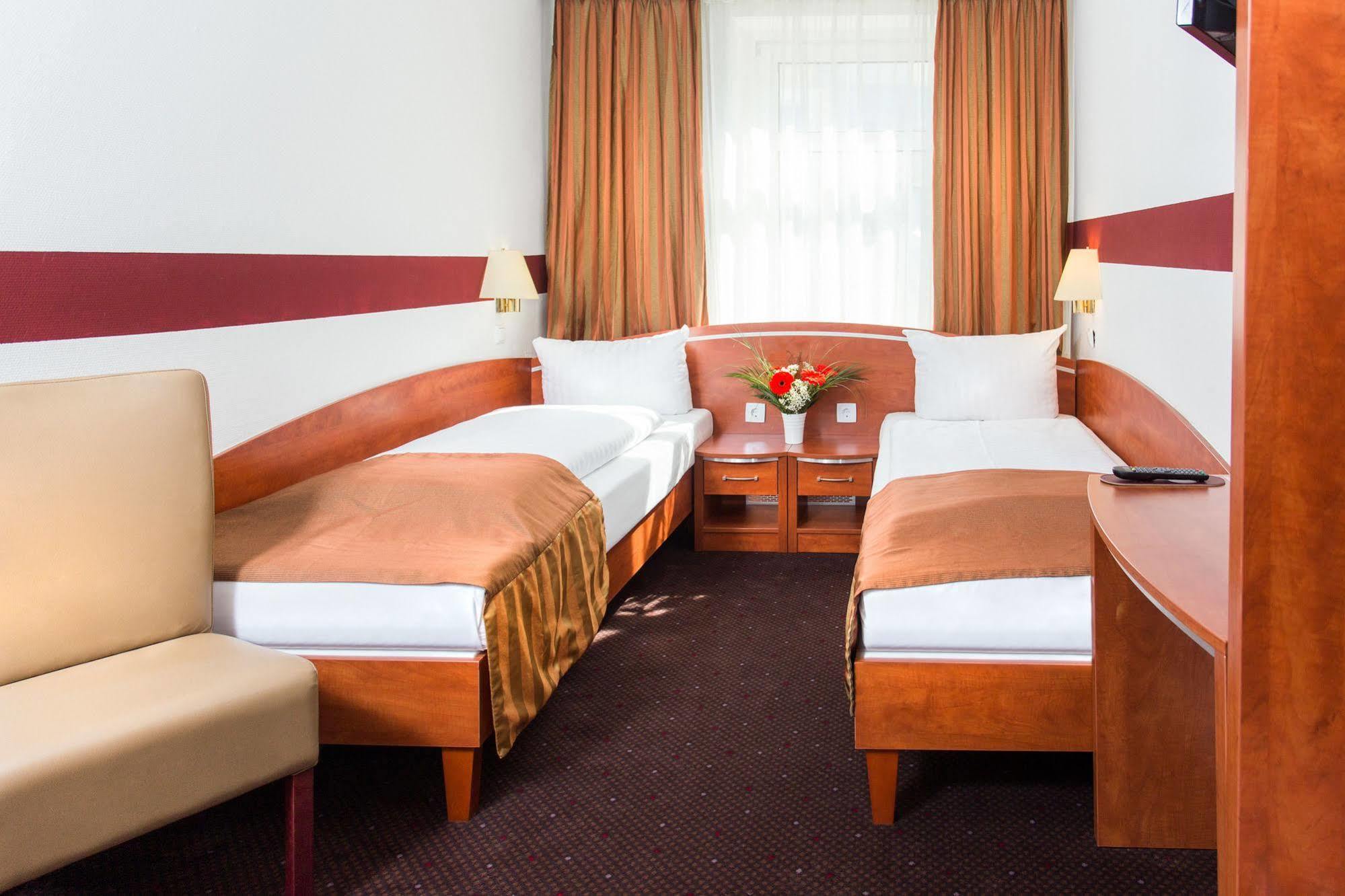 Hotel Condor Hamburg Bagian luar foto