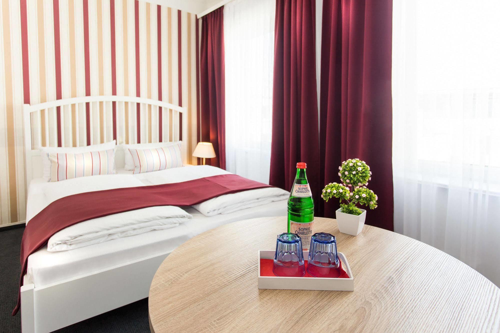 Hotel Condor Hamburg Bagian luar foto