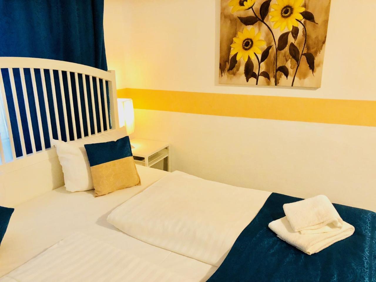 Hotel Condor Hamburg Bagian luar foto